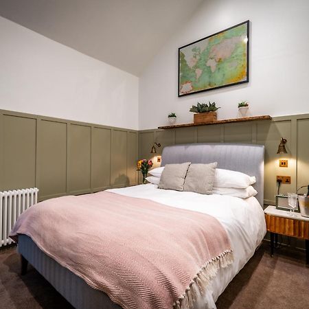 The White House Hotel Bowness-on-Windermere Exterior foto The bedroom at The Old Post Office