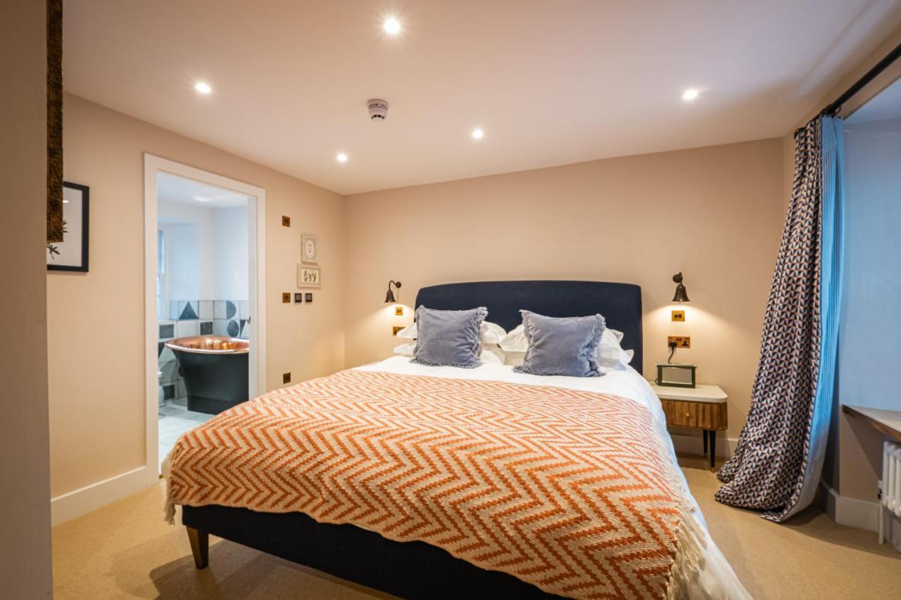 The White House Hotel Bowness-on-Windermere Exterior foto A bedroom at The Old Mill