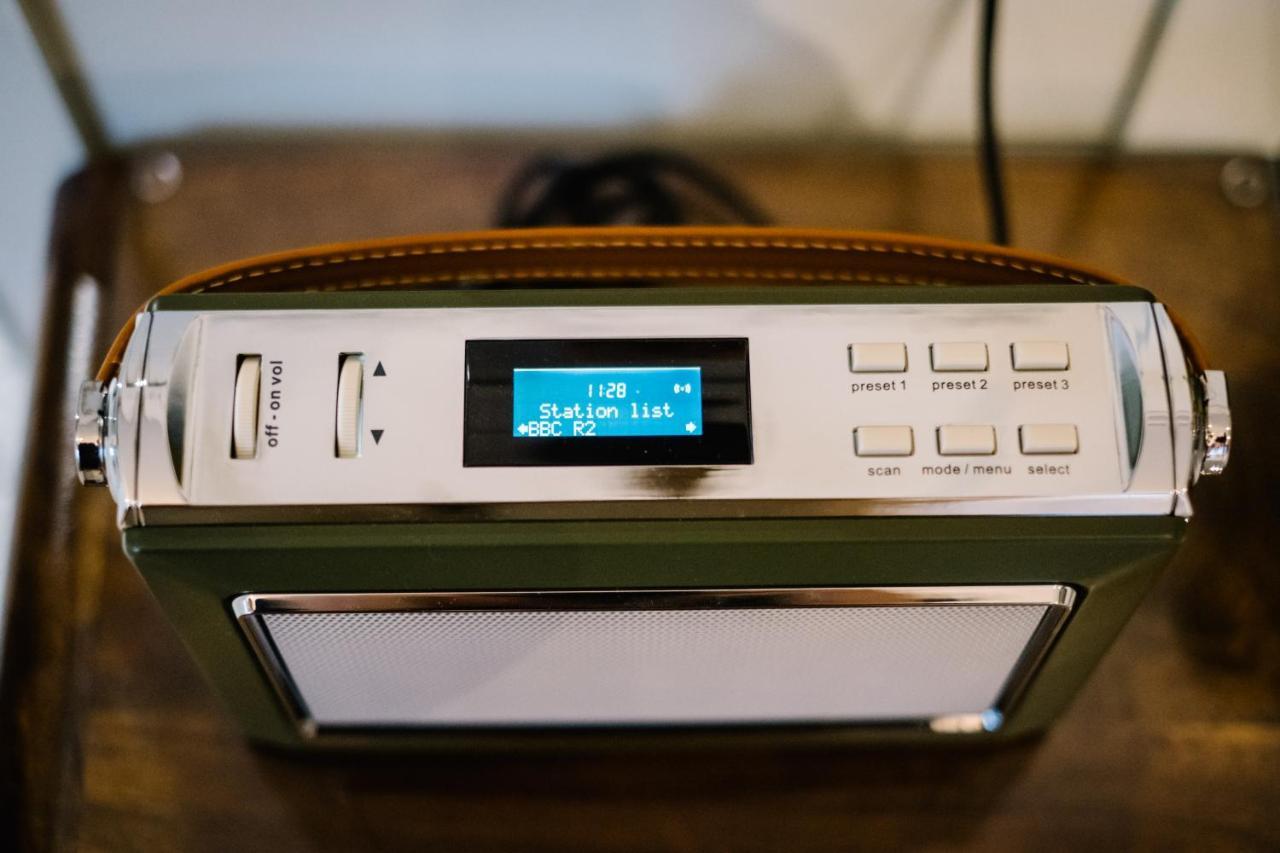 The White House Hotel Bowness-on-Windermere Exterior foto The 2018 model of the radio