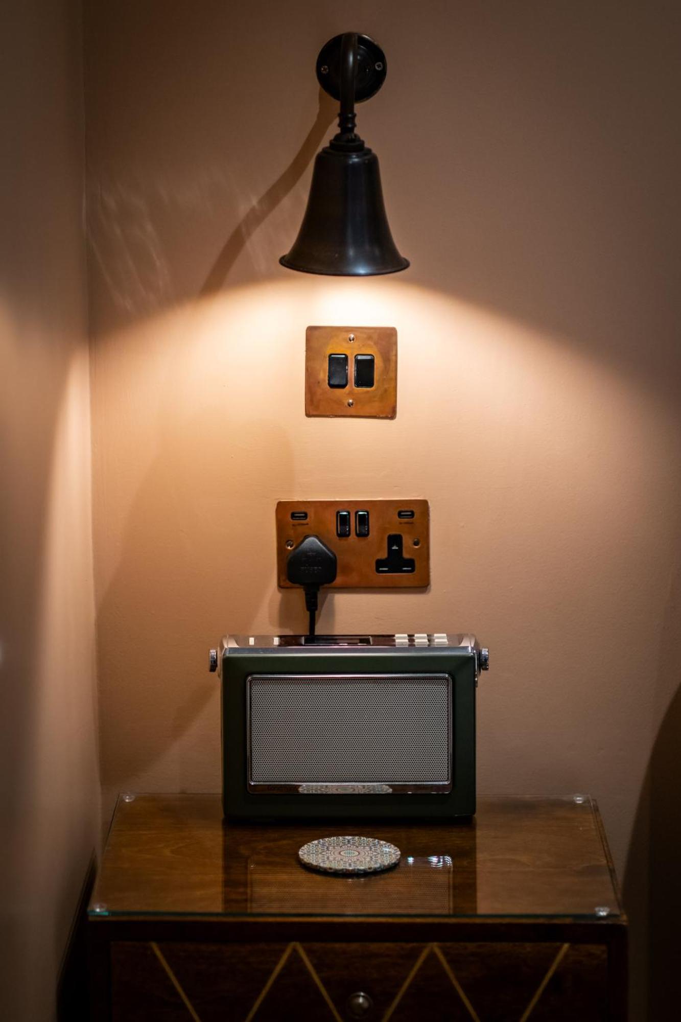 The White House Hotel Bowness-on-Windermere Exterior foto A 1960s-era telephone socket in a UK hotel