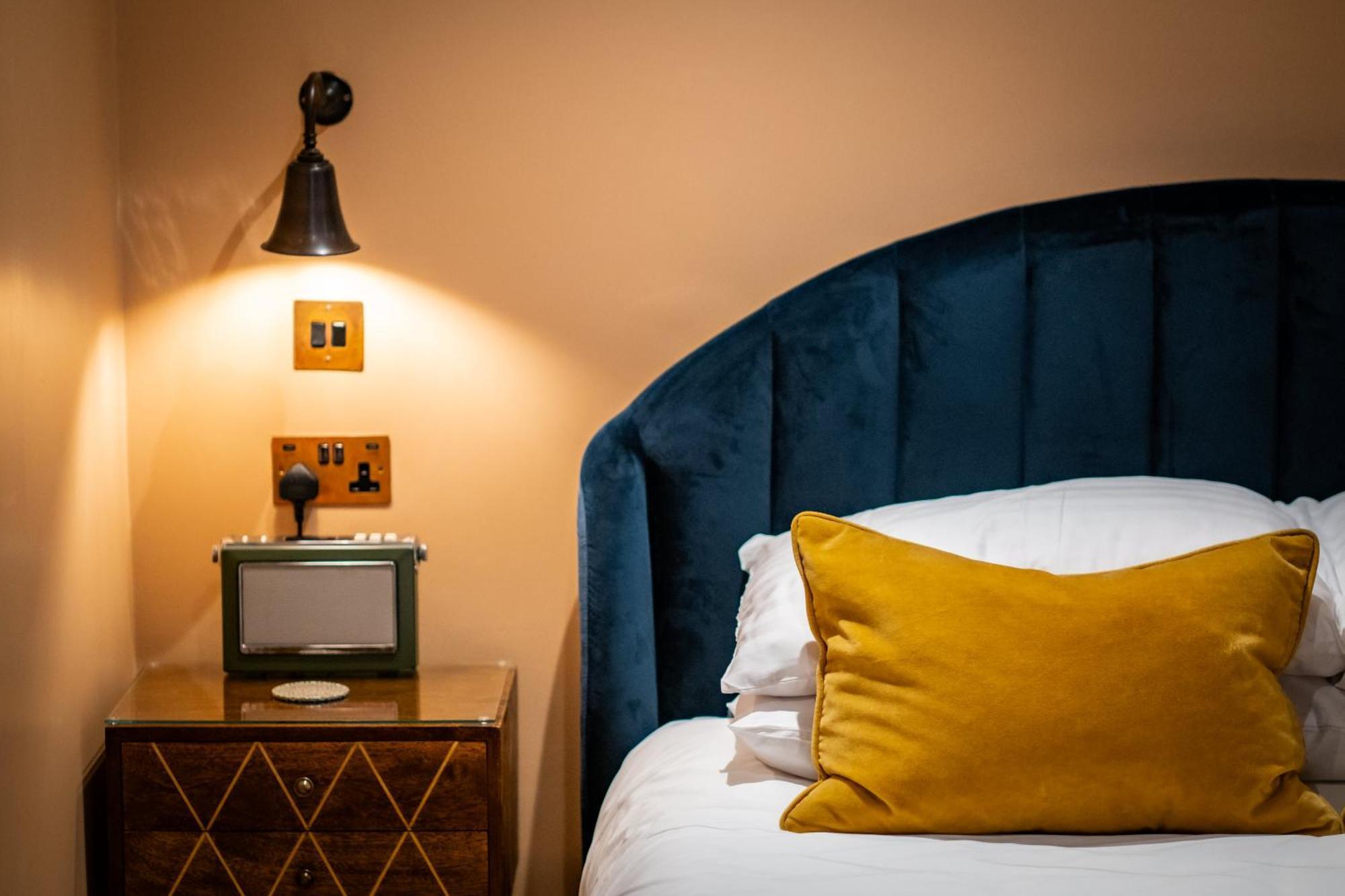 The White House Hotel Bowness-on-Windermere Exterior foto A bedroom at The Swan