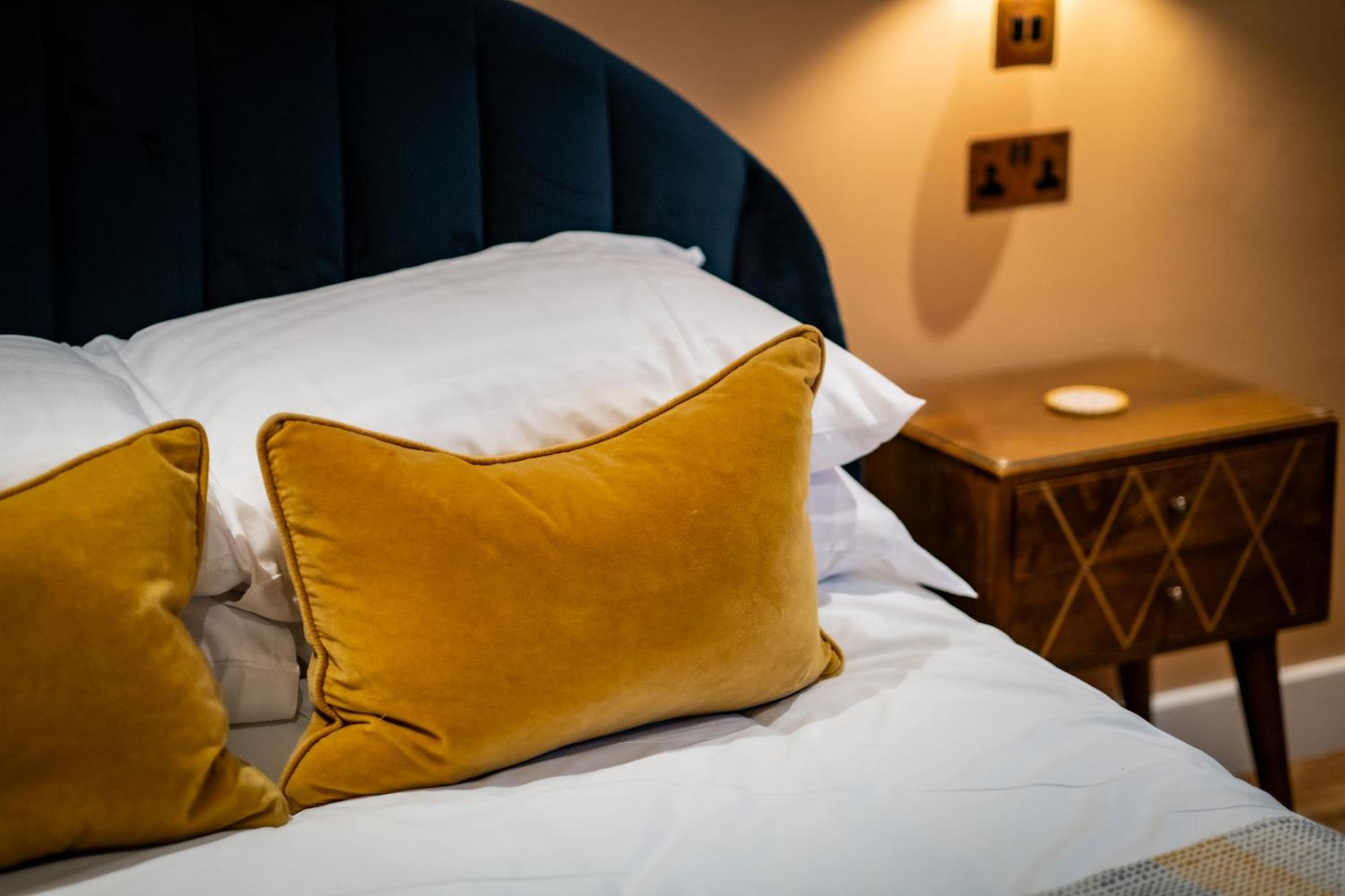 The White House Hotel Bowness-on-Windermere Exterior foto A cushion