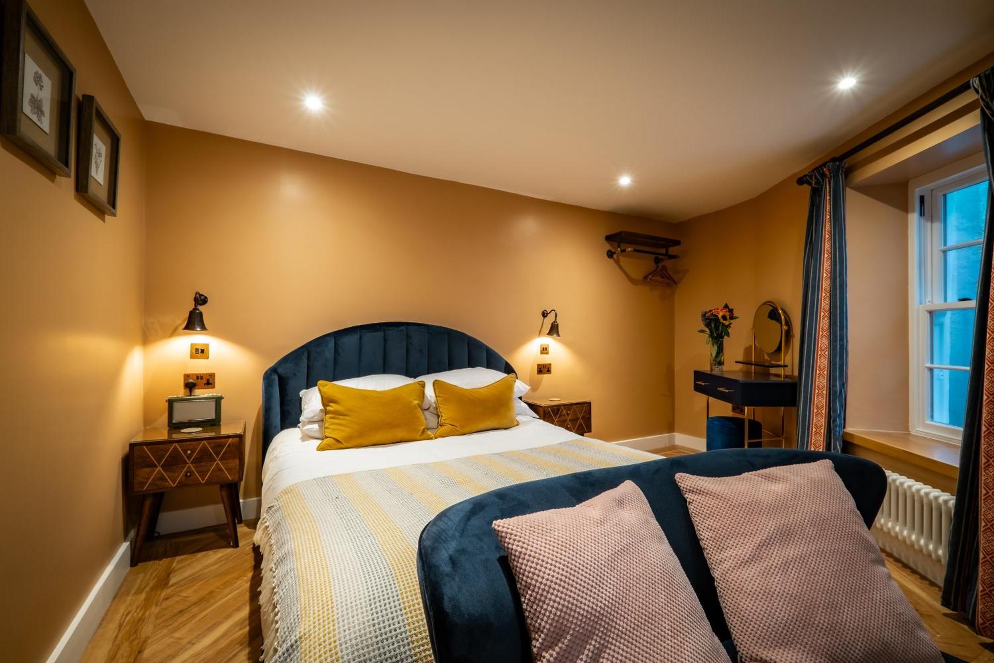 The White House Hotel Bowness-on-Windermere Exterior foto The bedroom at The Old Post Office